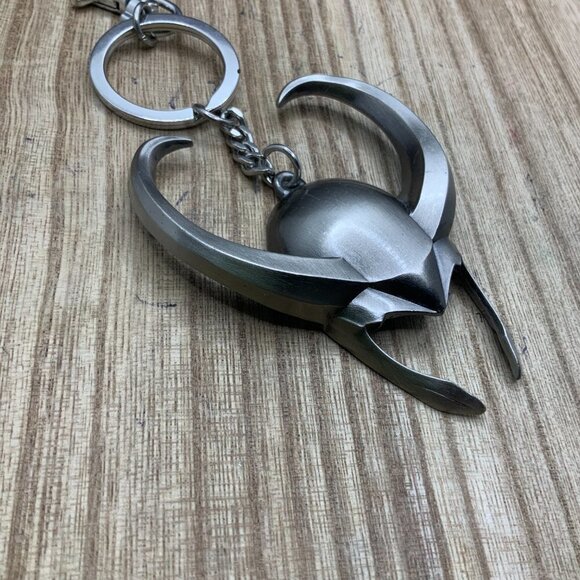 Loki's Helmet Marvel Universe The Avengers Key Ring Chain - Picture 5 of 6